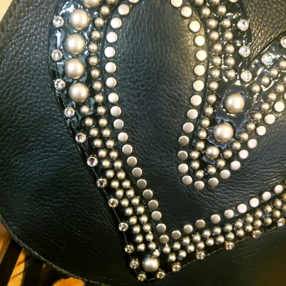 LEATHEROCK Rhinestone Studded Heart BLK Ltr Messenger-NWOT - Picture 5 of 9